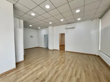 Local comercial en  Carrer SARAJEVO - Foto 3