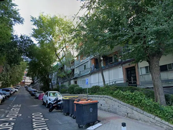 Piso en calle de Aguilar de Campóo, 21