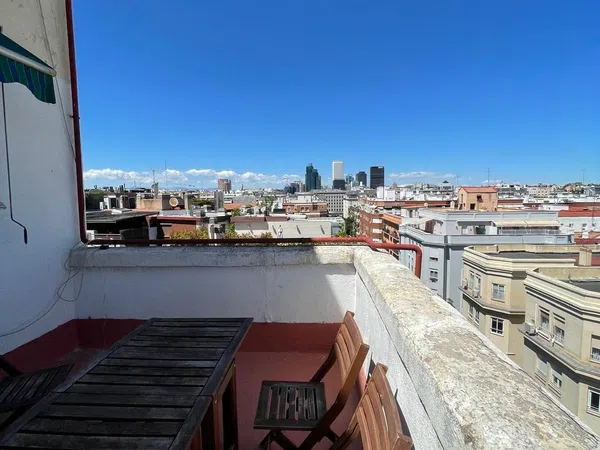 Ático en calle de Fernández de la Hoz, 51