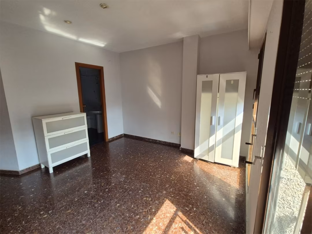 Piso en  Avinguda del Regne de València 37 - Foto 9