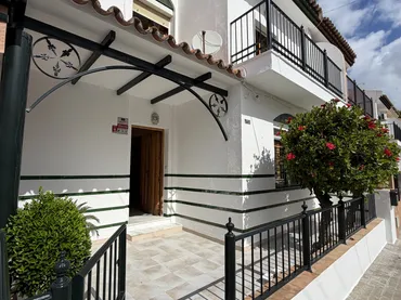 Casa adosada en  Calle el Salvador 21 - Foto 1