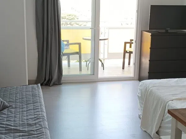 Estudio en plaza Pedro Antonio de Alarcón, 1