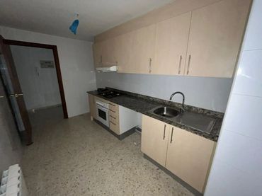 Piso en  Avinguda Mossèn Cinto Verdaguer 8 - Foto 3