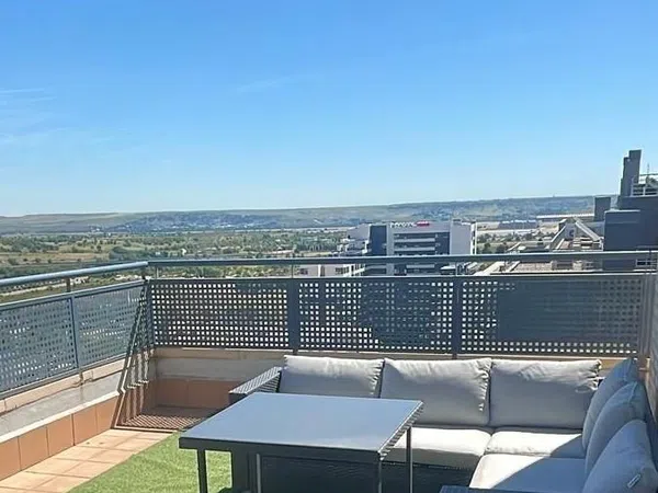 Dúplex en calle de Félix Candela, 74