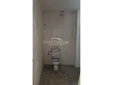 Local comercial en Badalona - Foto 4