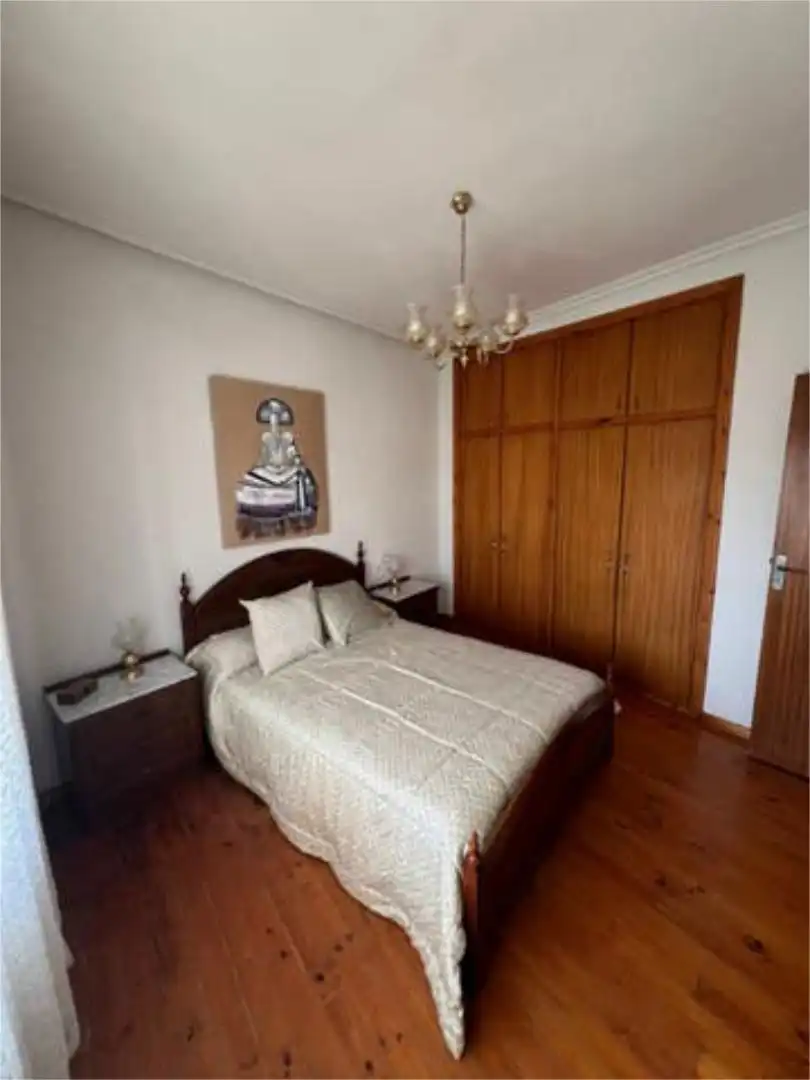 Chalet en casi en el centro del pueblo - Foto 7