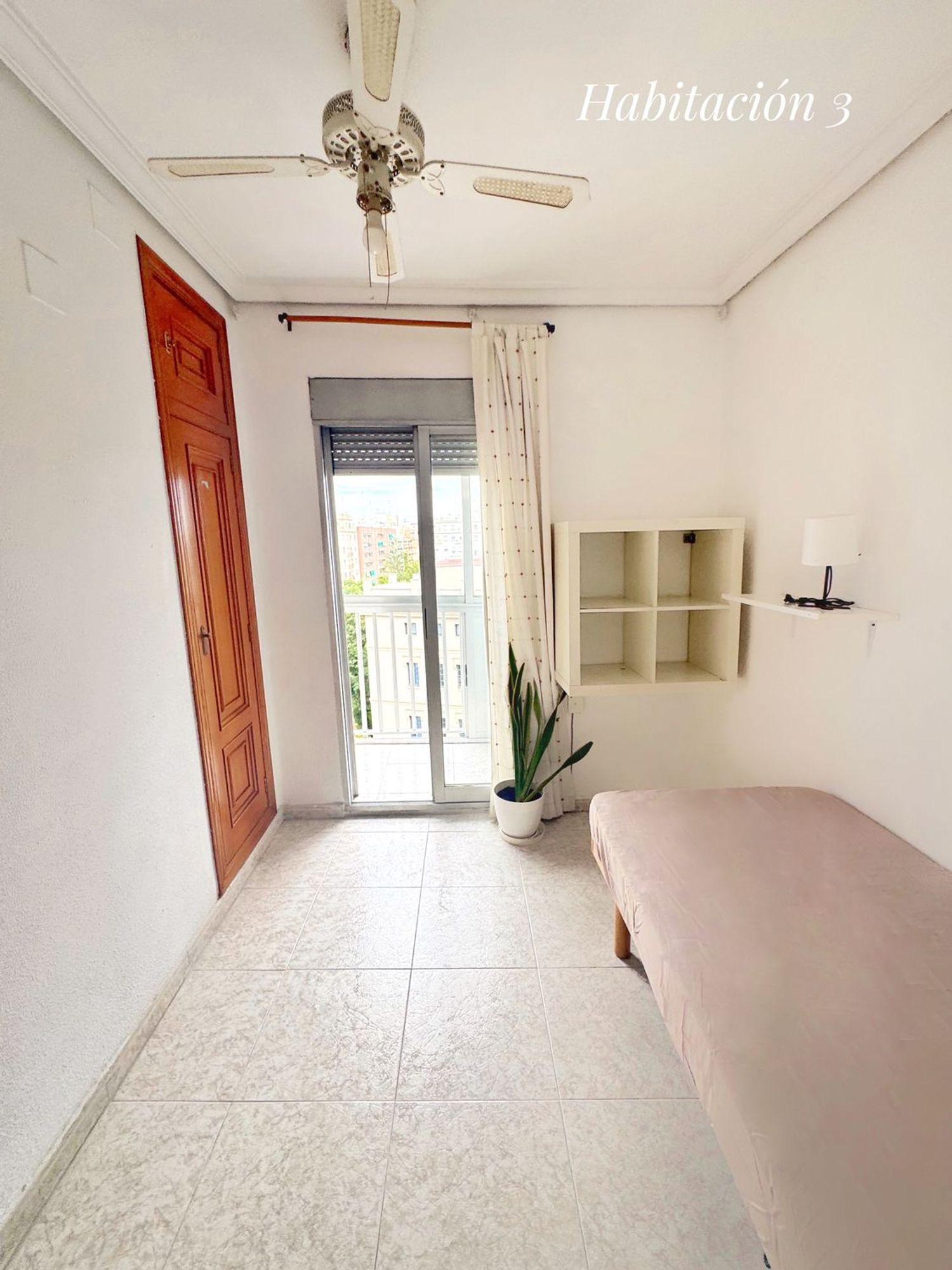 Piso en avenida de Pérez Galdós, 133 - Foto 8