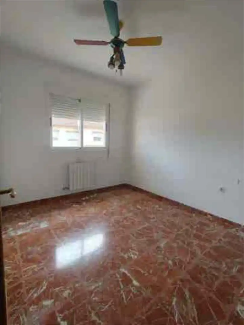 Casa adosada en barrio los planetas - Foto 5