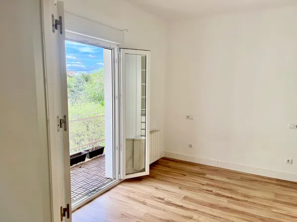 Piso en calle Virgen de Nuria, 17