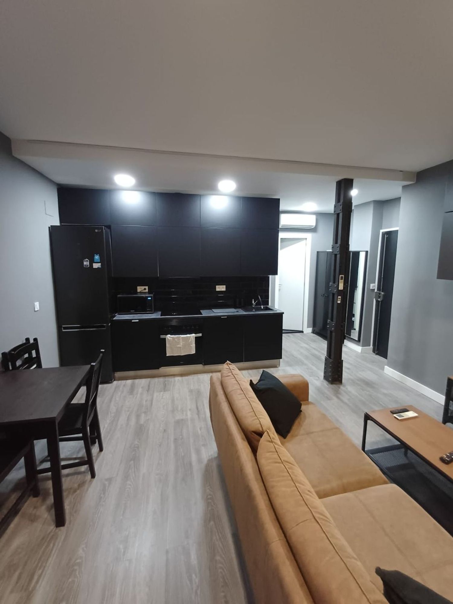 Piso en calle María de Guzmán, 42 - Foto 1