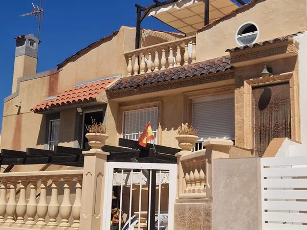Chalet pareado en Avenida Suecos, 4, Los Europeos - Foto 1