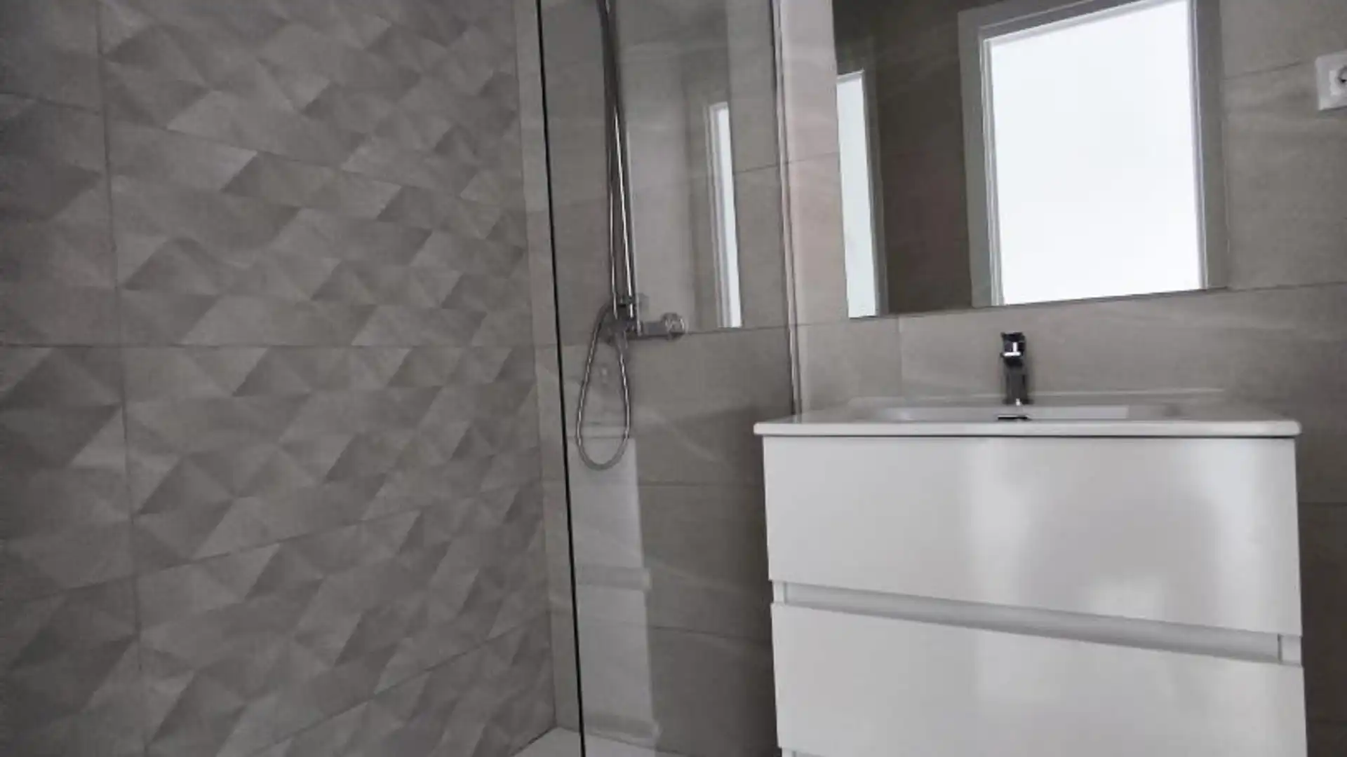 Piso en  Calle Conde de Guadalhorce 10 - Foto 11