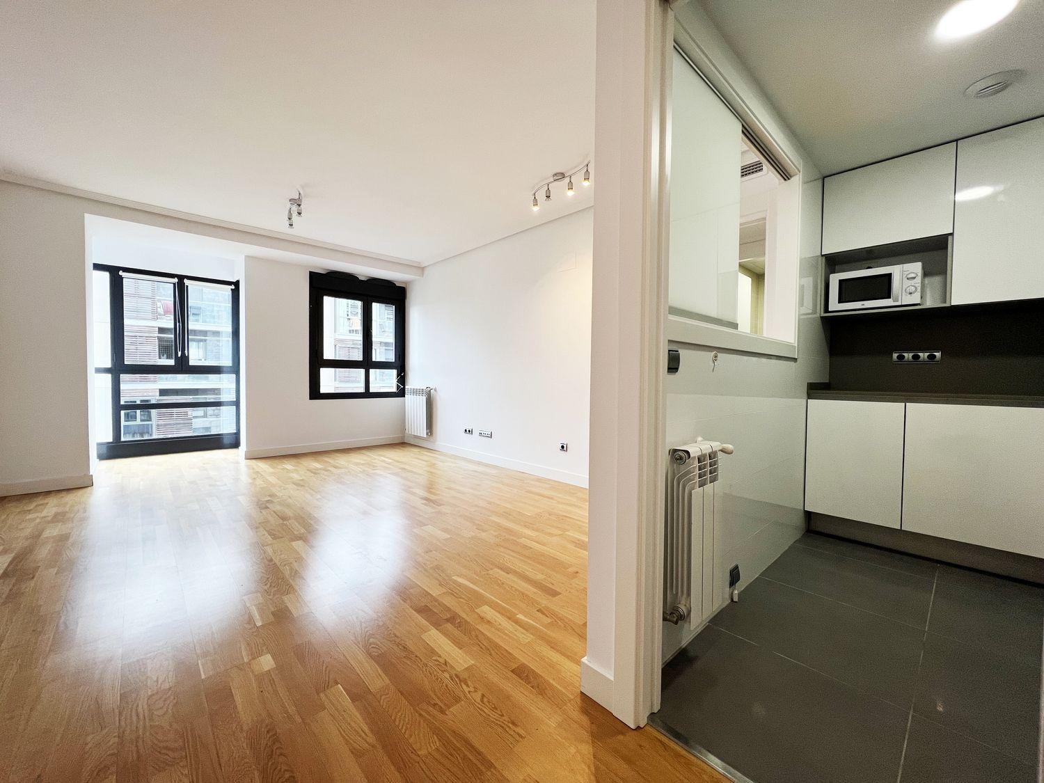 Piso en calle Rabanal del Camino, 13 - Foto 2