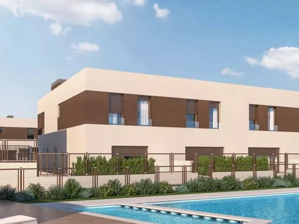 Chalet adosado en Calle Ernest Lluch s/n - Foto 2