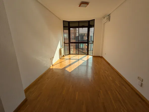 Piso en calle Cardenal Solís, 10