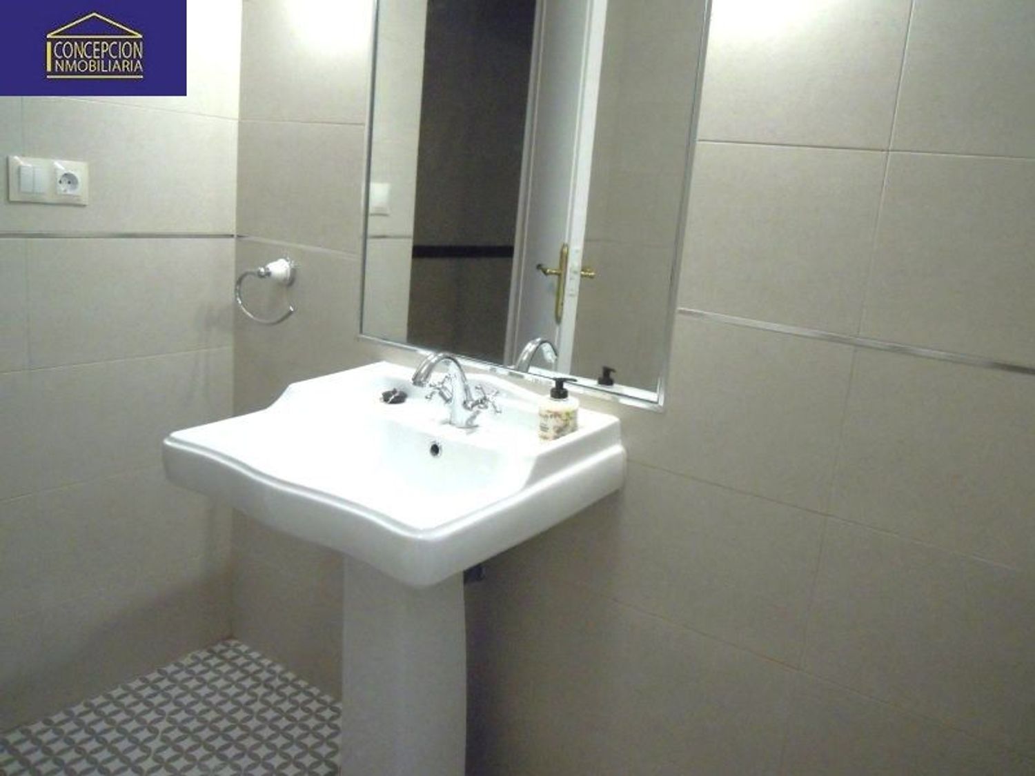 Piso en Ciudad Jardín - Foto 12