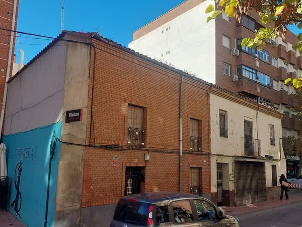 Chalet pareado en calle Teniente Ruiz, 8