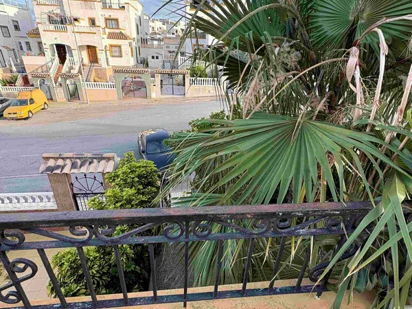 Chalet pareado en Calle Lagunas de Ruidera, 412, Zona Lago - Los Almendros - Foto 3
