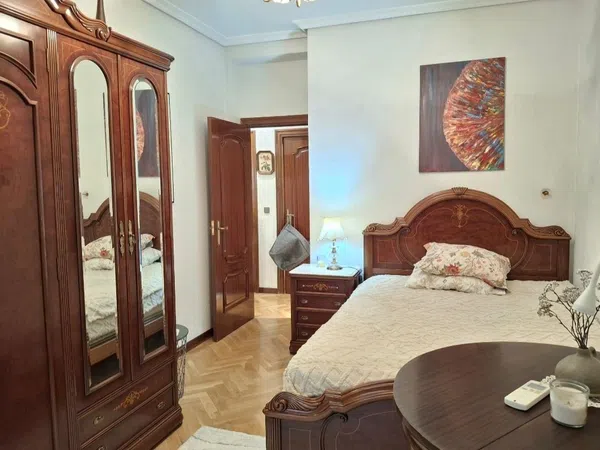 Estudio en calle de Barrionuevo, 25