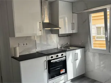 Piso en Valdecilla - Foto 1