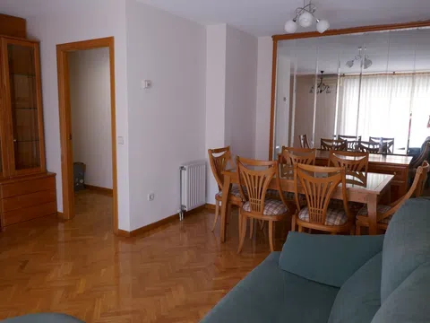 Piso en avenida Don Juan de Borbón, 4