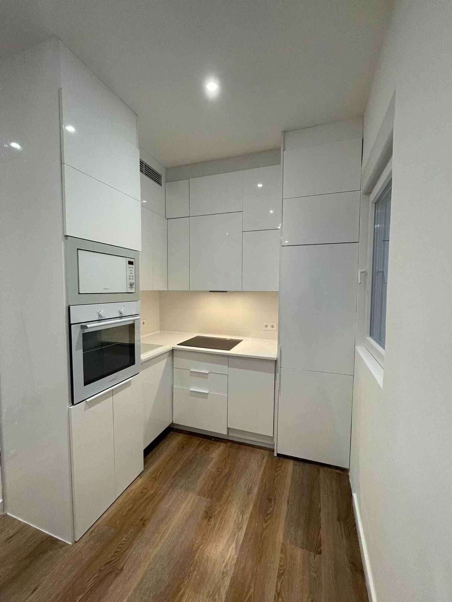 Piso en calle de Pechuán, 4