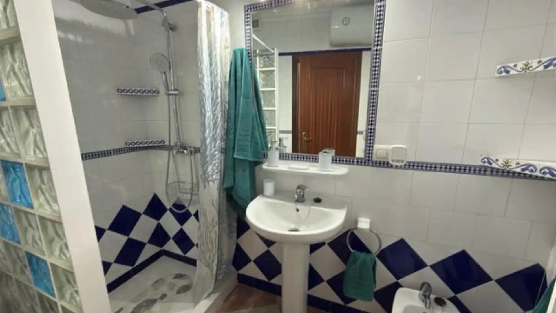 Apartamento en Se Alquila en Carmona/Zona del Real - Foto 2
