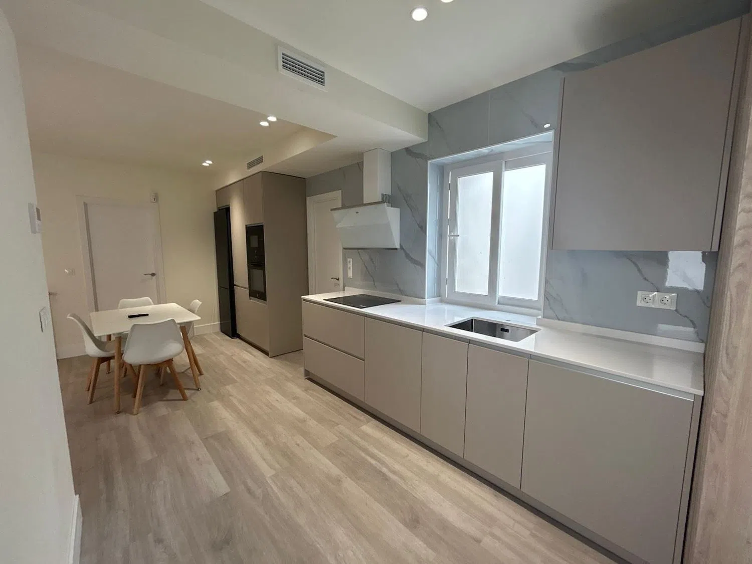 Piso en calle Alcalá, 438 - Foto 1