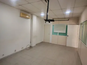 Local comercial en  Carrer del Pintor Fortuny 1 - Foto 3