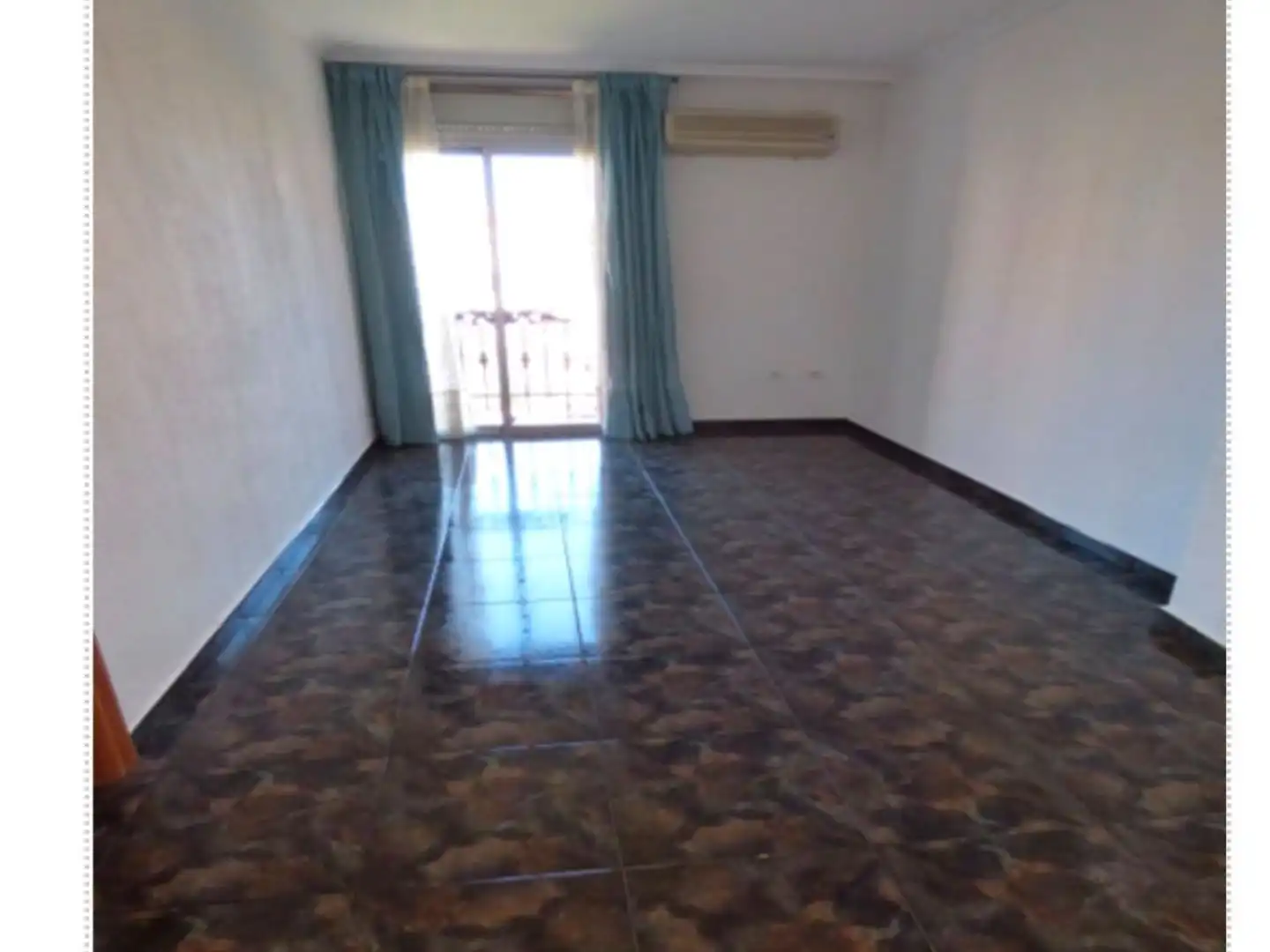 Piso en  Carrer de Cadis 88 - Foto 6