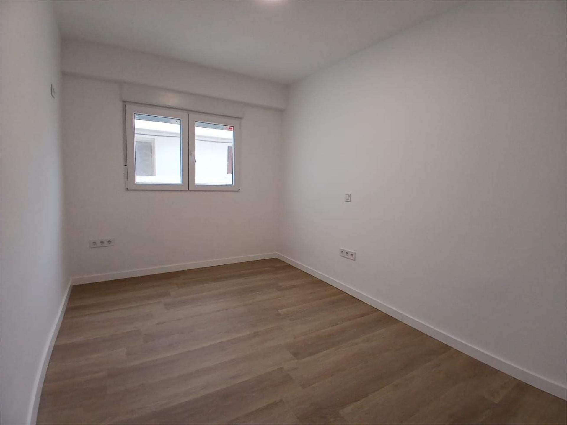 Piso en  Carrer de Ciril Amorós 28 - Foto 4