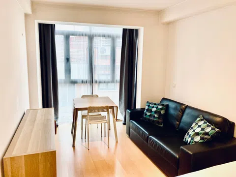 Estudio en calle Ruiz Palacios, 35