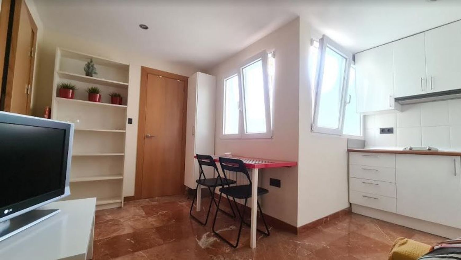 Estudio en calle Sos del Rey Católico, 14