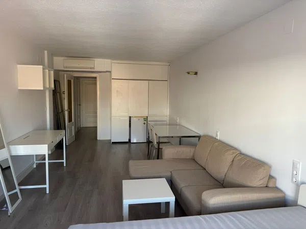 Estudio en calle de Don Juan de Austria, 4