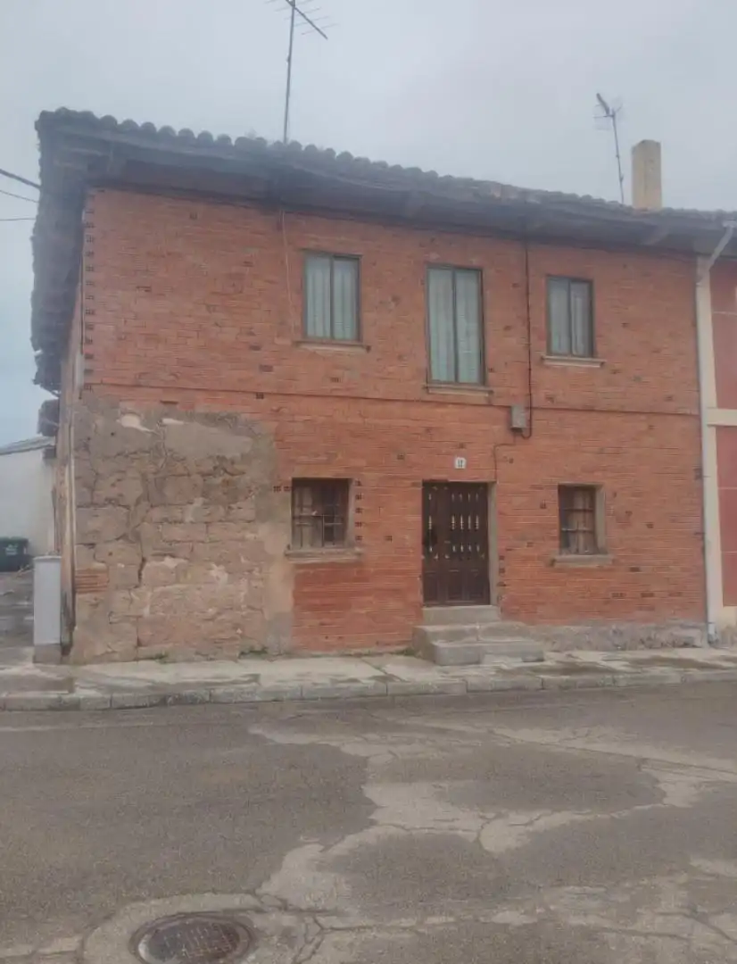 Casa adosada en  Calle Cantarranas 12 - Foto 2