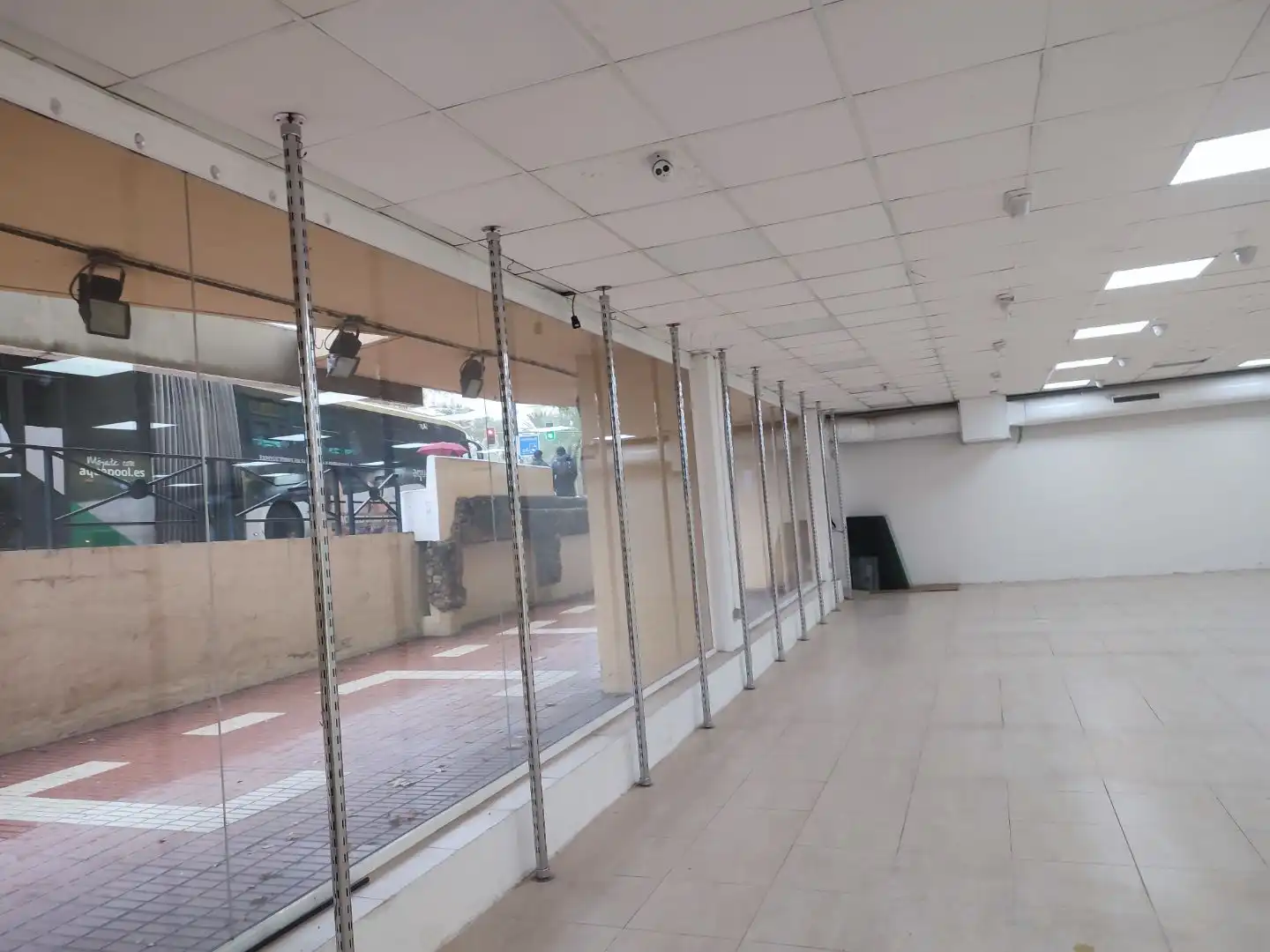 Local comercial en  N-340 12 - Foto 3