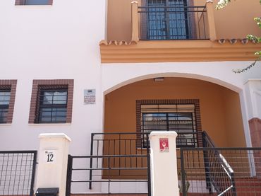 Casa adosada en  Calle Alfonso de la Torre MarÍn 12 - Foto 1