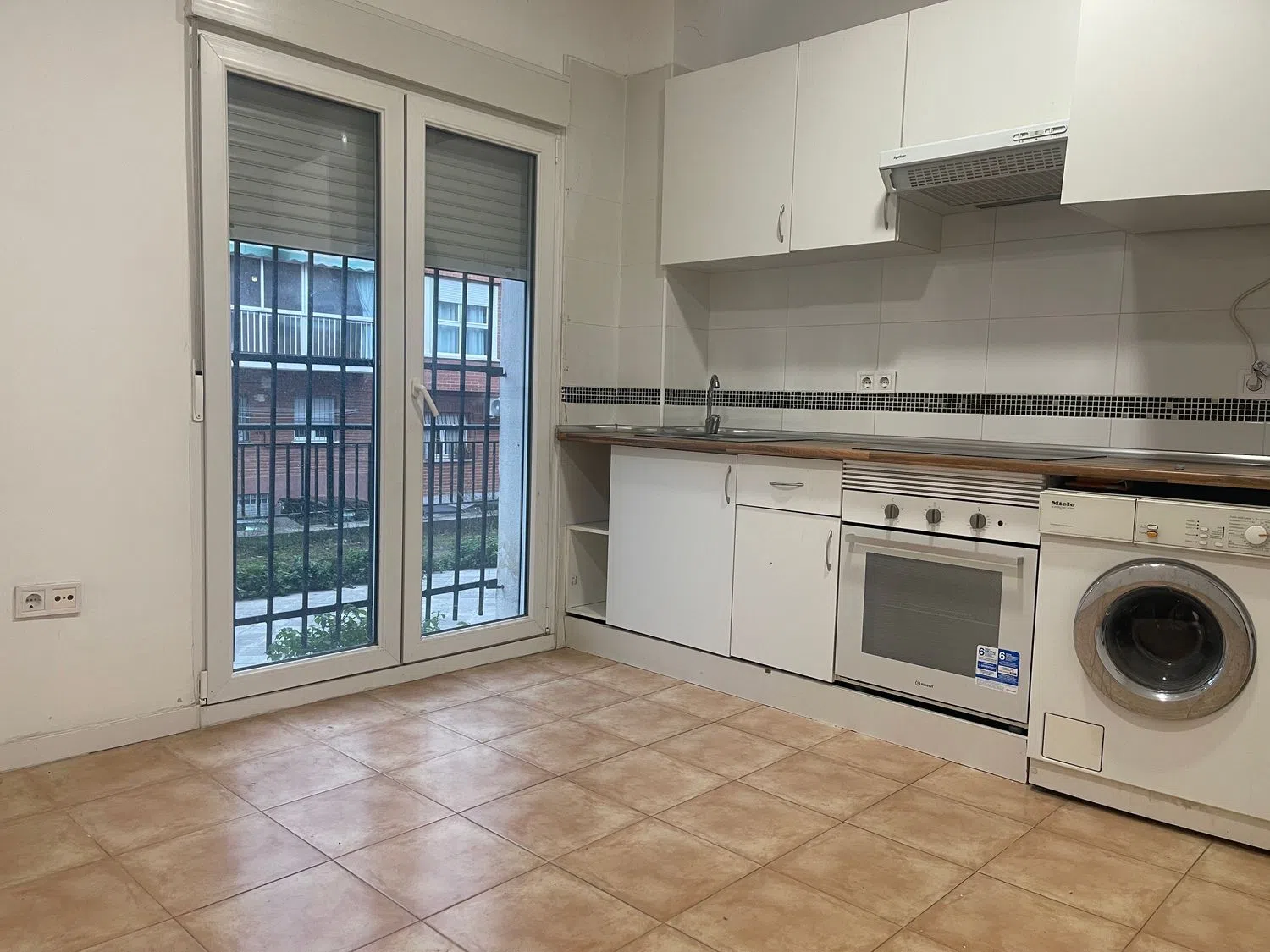 Piso en calle de Gonzalo de Berceo, 15 - Foto 1