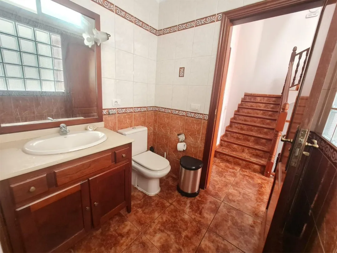 Casa adosada en  Calle Leonor Monteverde 11 - Foto 8