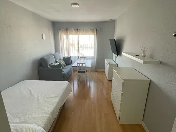 Estudio en calle Salado, 4