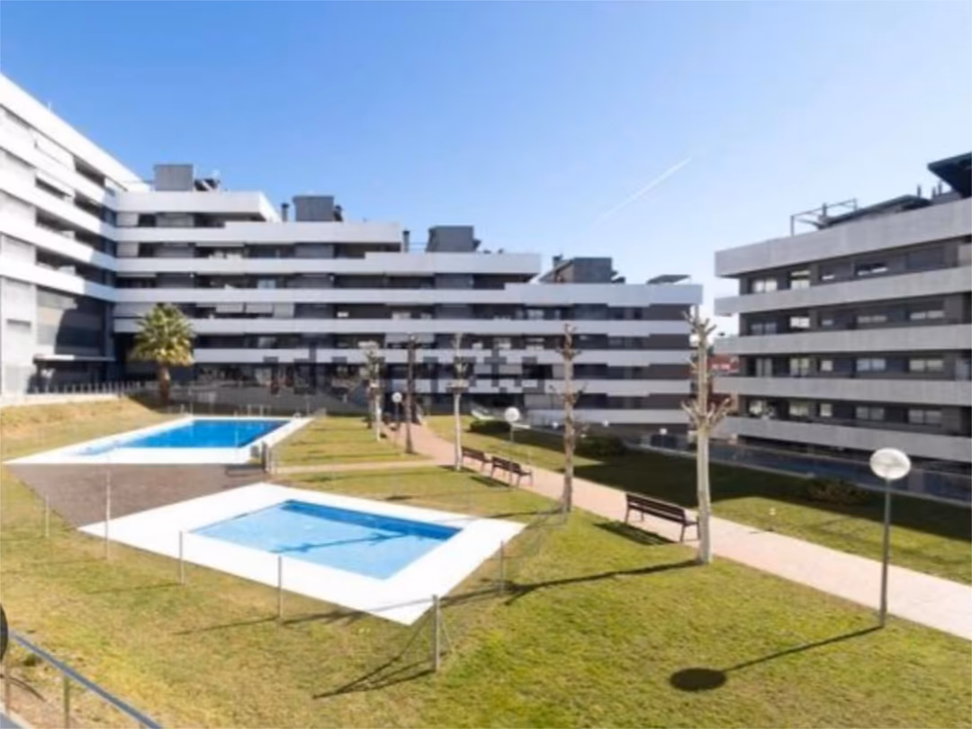 Piso en  Passeig del Camp del Roure 4
