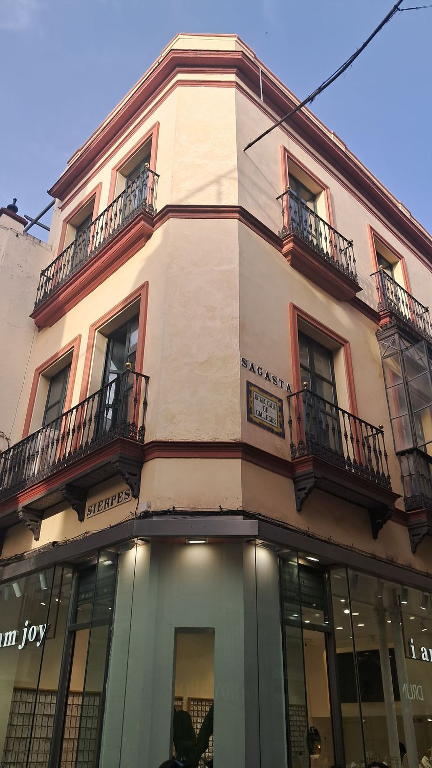 Dúplex en calle Sagasta, 28