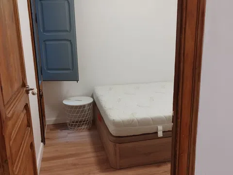 Estudio en calle de Radas, 85