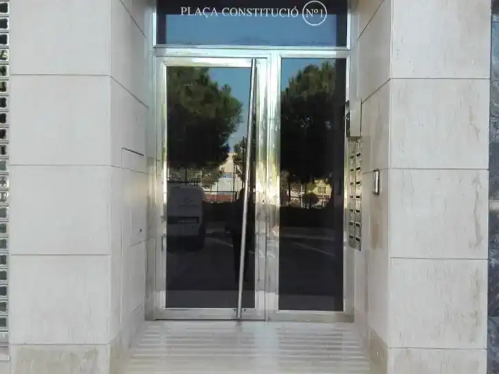 Piso en  Plaça Constitució 1 - Foto 3