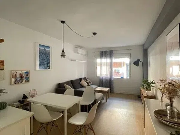 Piso en calle de Clara del Rey, 39