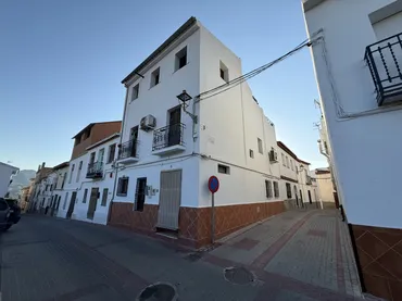 Casa adosada en  Calle del Duque de Manda 19 - Foto 1