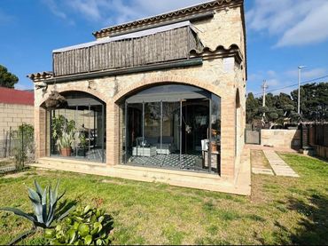 Chalet en  Carrer de Monturiol 1 - Foto 29