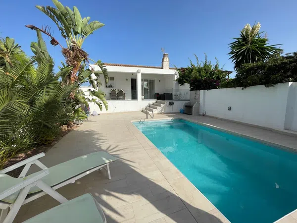 Chalet pareado en calle Costa del Sol, 1