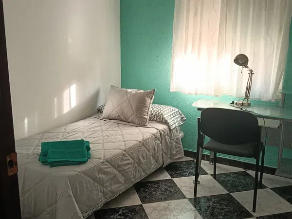 Piso en Calle Arcángel San Miguel, 8, Barrio León - Foto 2