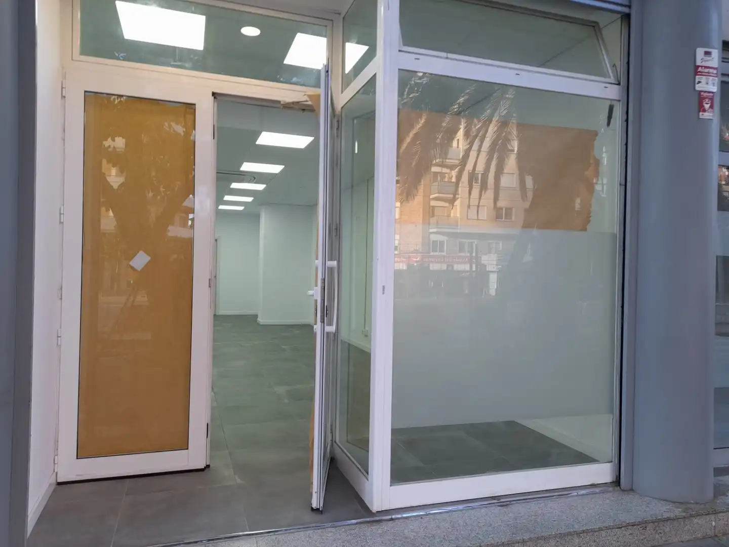 Local comercial en  CORNELLA - Foto 7